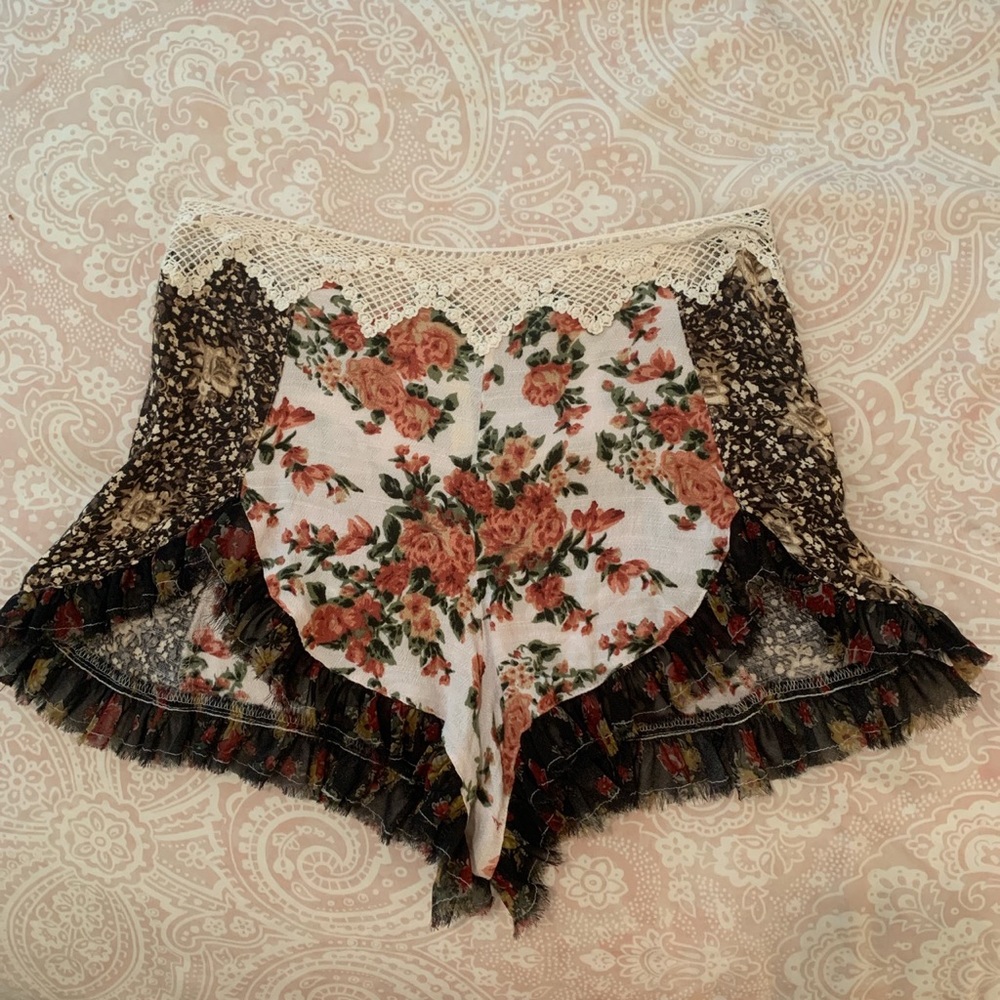 Rare Free People Vintage Fabric Shorts!